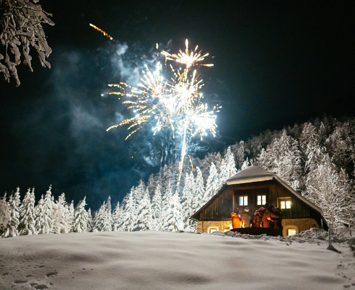 Silvester Feuerwerk | © Urlaub am Bauernhof / Daniel Gollner Feuerwerk vor der Obiralmhütte zur Silvester | © Urlaub am Bauernhof / Daniel Gollner
