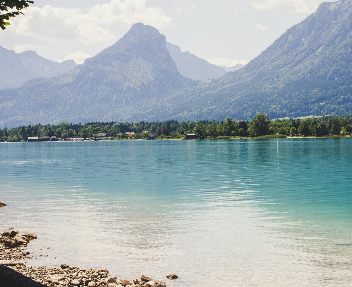 Badeplatz mit Blick auf die Berge | © Urlaub am Bauernhof im SalzburgerLand / Matthias Gruber Badeplatz mit Blick auf die Berge beim Stallerbauer in Ried am Wolfgangsee | © Urlaub am Bauernhof im SalzburgerLand / Matthias Gruber