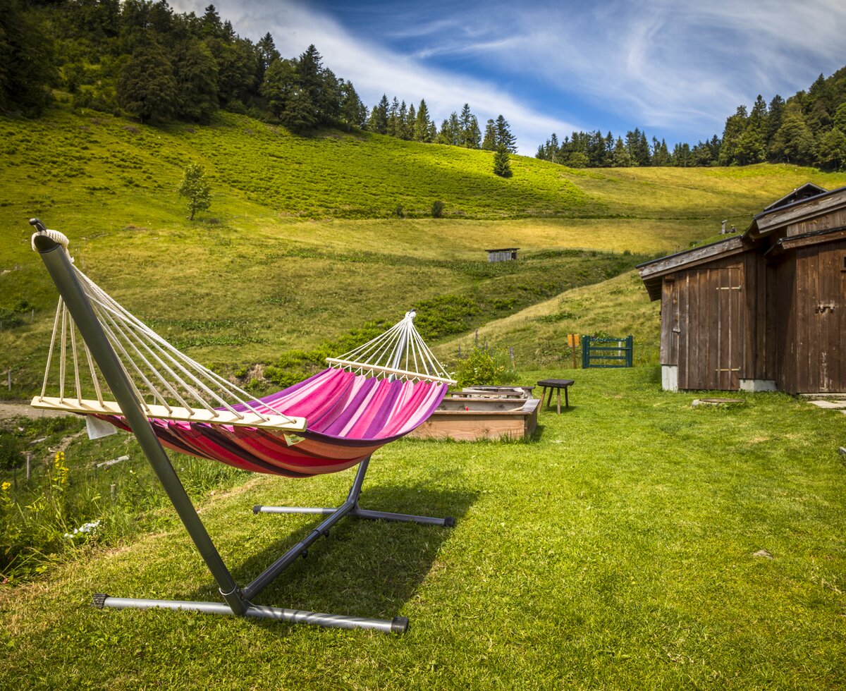 Hängematte auf der Hauserhütte in Hintersee, Salzburger Land | © Urlaub am Bauernhof Salzburger Land / Bernd Suppan Hängematte auf der Hauserhütte in Hintersee, Salzburger Land | © Urlaub am Bauernhof Salzburger Land / Bernd Suppan