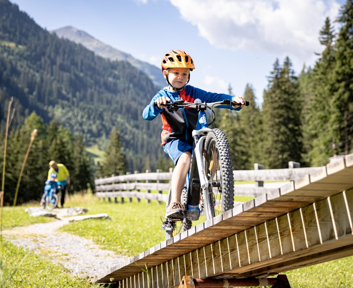 Biken Verwall Eldorado Familie Sommer | © ©TVB ST. Anton am Artlberg Patrick Bätz Biken Verwall Eldorado Familie Sommer | © ©TVB ST. Anton am Artlberg Patrick Bätz