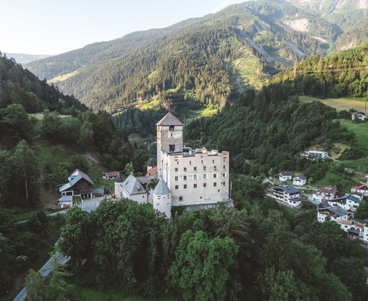 Burgenweg | © ©TVB Tirol West/ Roman Huber Burgenweg | © ©TVB Tirol West/ Roman Huber