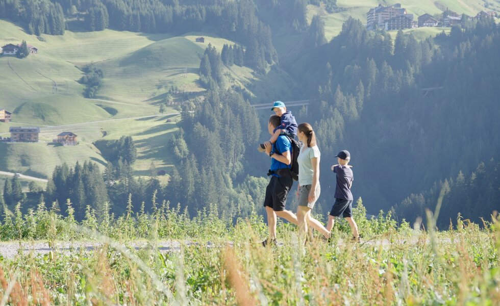 Wandern im Alpgebiet Warth Schröcken | © Urlaub am Bauernhof / Daniel Gollner
