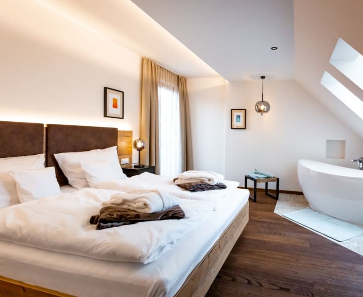 Bedroom Plum tree Apartment