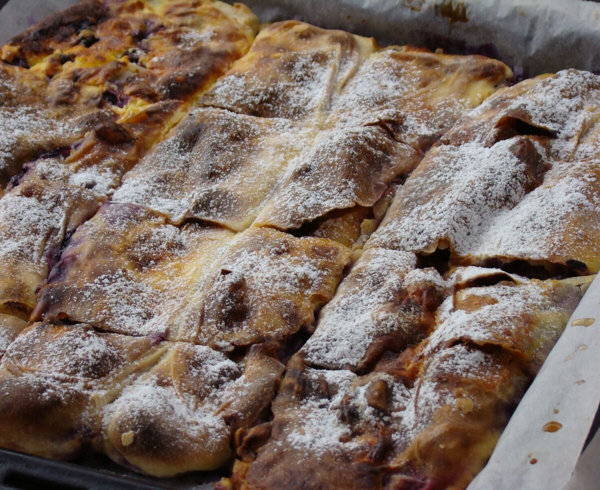 Apple strudel