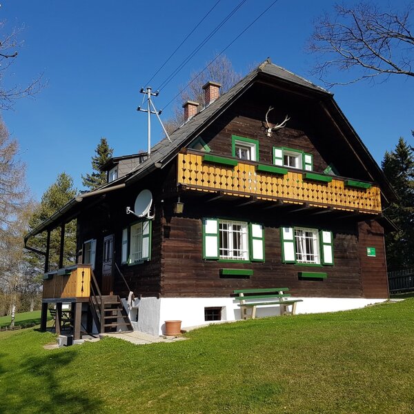 Hunting lodge with sunbathing lawn Hunting lodge with sunbathing lawn