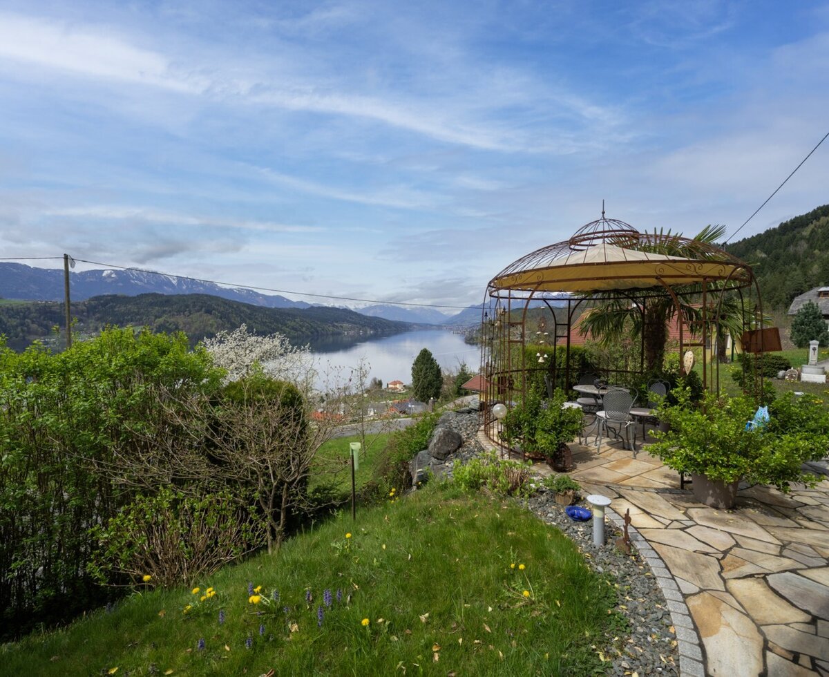 Pavilion with a view of the lake