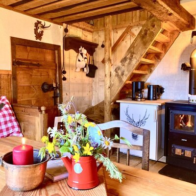 Kitchen with Grand-Grandfathers bed & wood-burning stove "Justus"