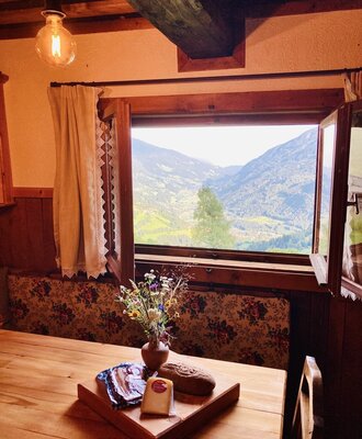 Farmhouse parlour with view@Almhütte Troadkasten Strobl