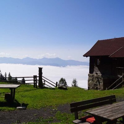 Tröbacheralm Hütte - with view