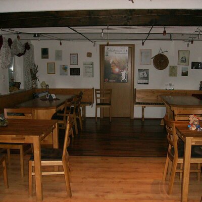 Stüberl ( traditional pub)