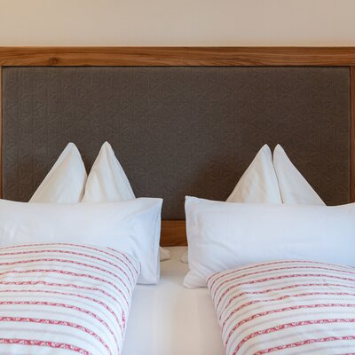 Room Gentian