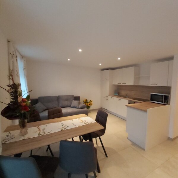 Living/Dining Area Holiday Apartment A