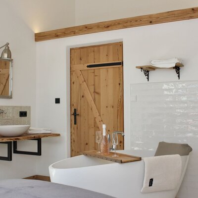 Apartment "Lime Tree" - Bathtub