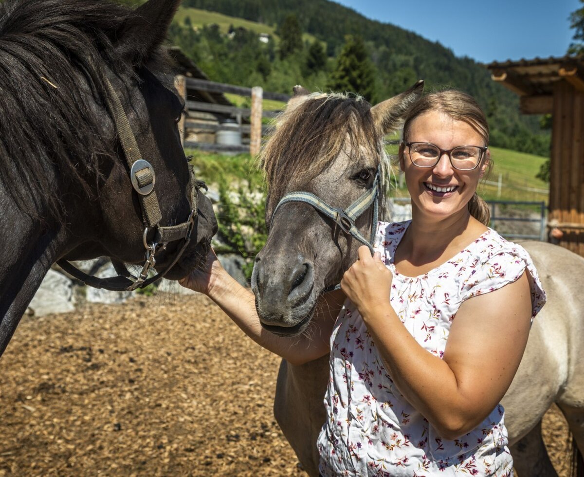 A warm encounter with the friendly horses at the idyllic bed and breakfast's farm.