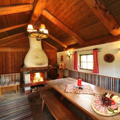 Barbecue hut