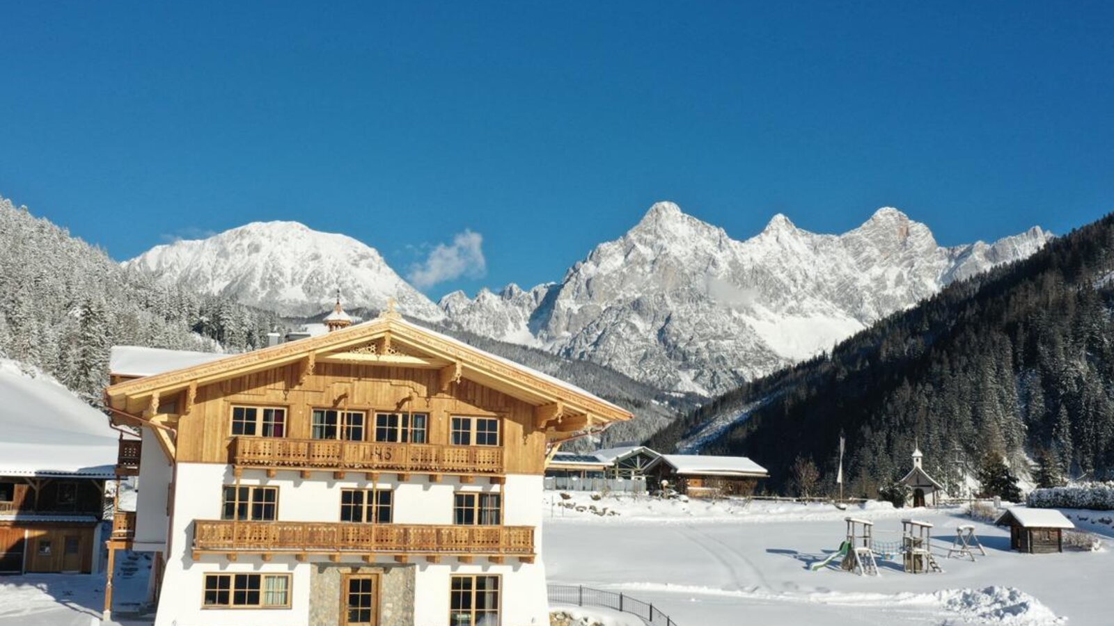 Mandlberggut: Ideally located between Schladming and Radstadt, at the foot of the Dachstein massif.