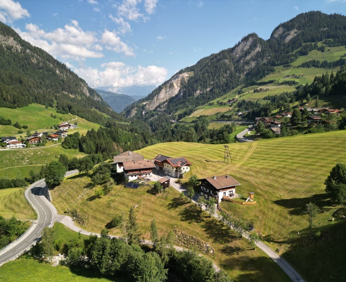 The Lambachhof/26 with a view of the Hochkönig
