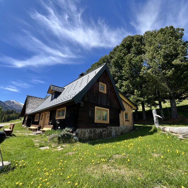 Exterior view of our alpin carbin Ödenhübl