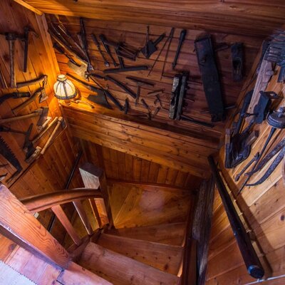 Almhütte Auszeit staircase to the first floor
