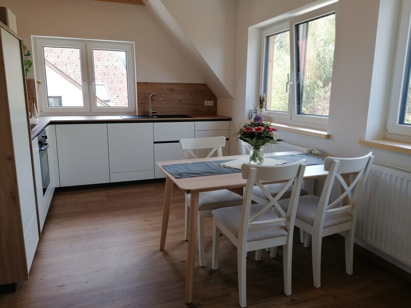 Our living-dining kitchen is equipped with cooking utensils and dishes. c_celince_grosch