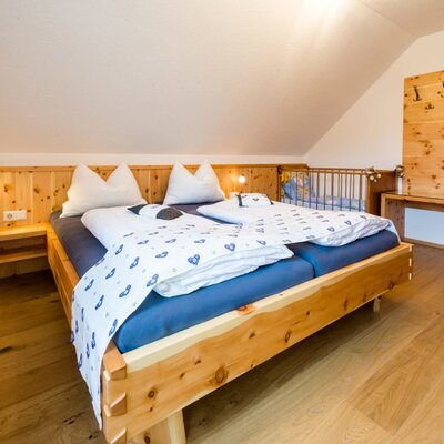 sleeping room with babybed