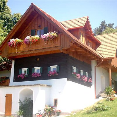 Holiday house with cozy apartments