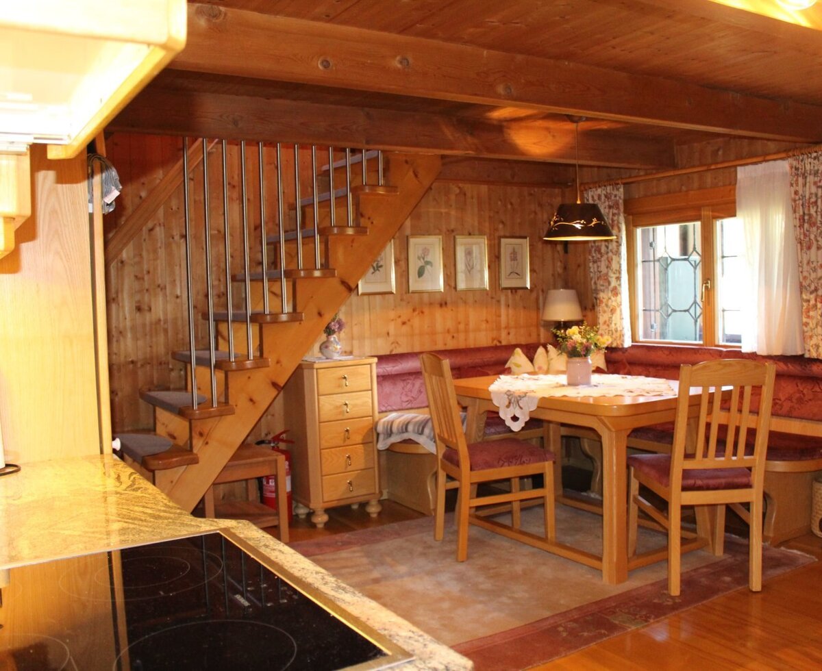 Eat-in kitchen