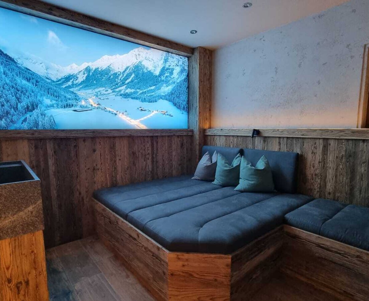 The illuminated mountain panorama in the Room of Senses creates a special atmosphere of peace and relaxation.