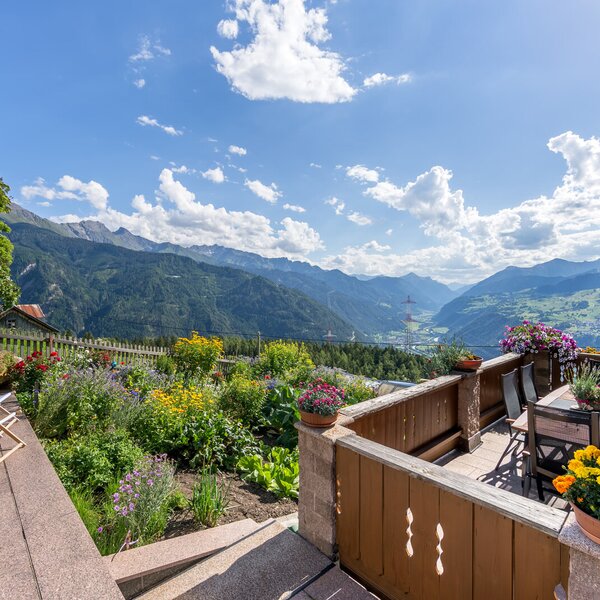 Biohof-Inntalblick, please feel free to take a seat on the terrace.