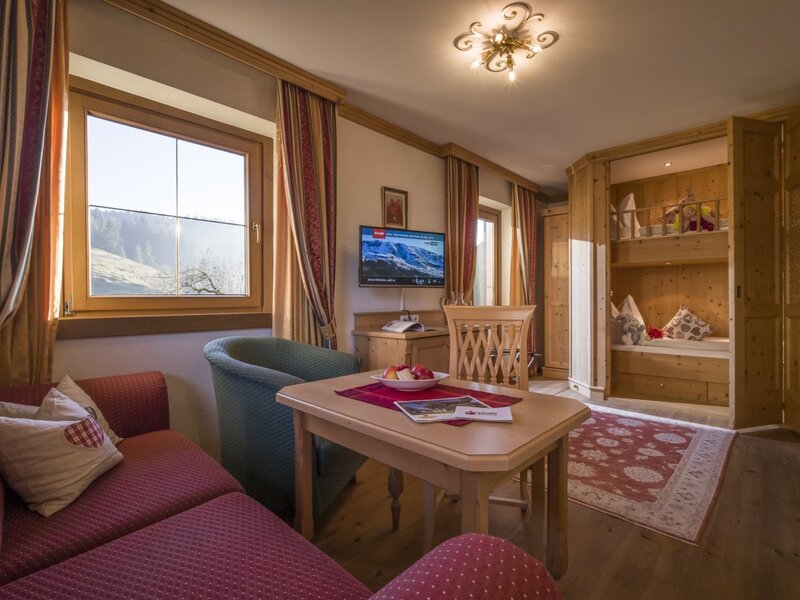 Suite Kalkstein-living room with store bed