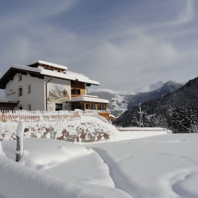 In the background the Hochzeiger ski area