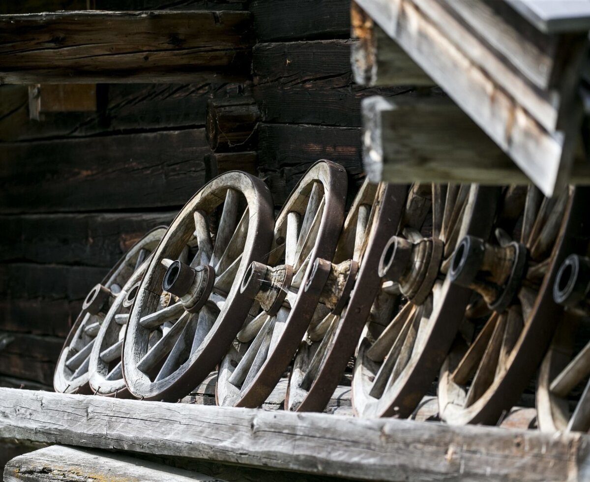 Wagon wheels