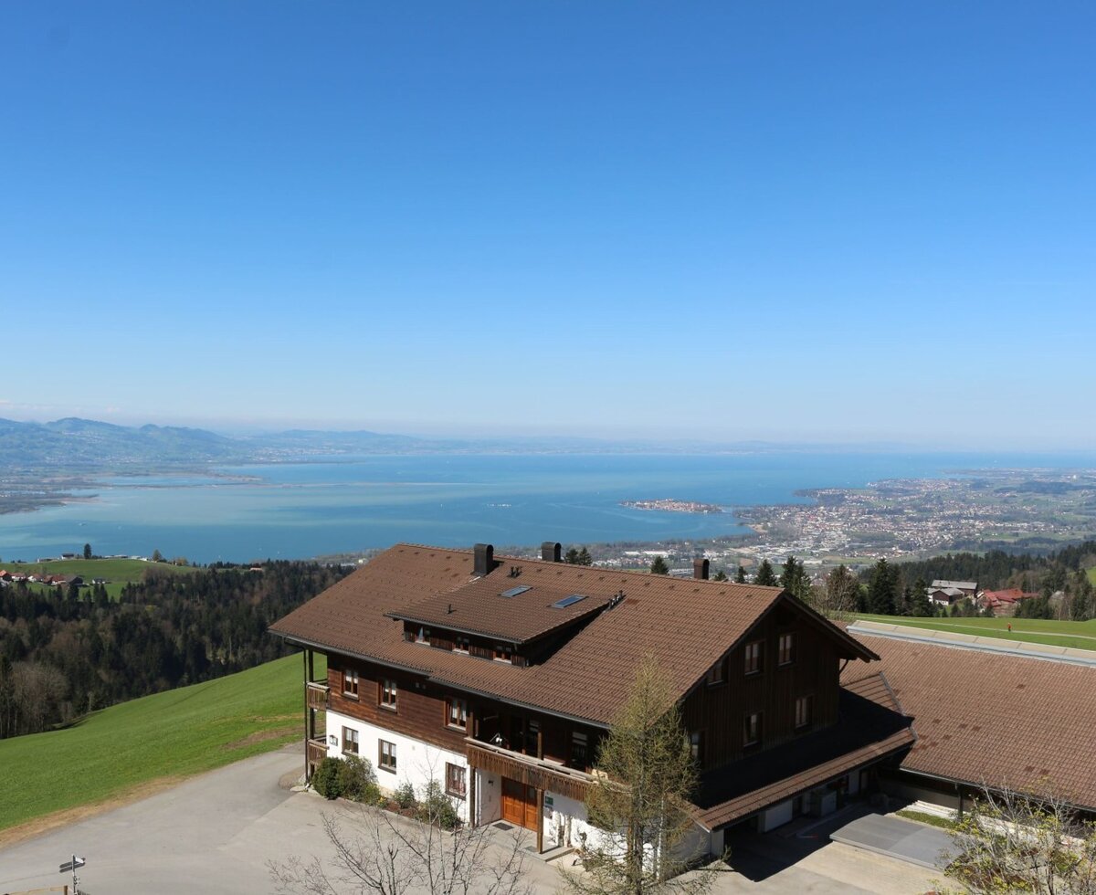 Our farm is the highest farm in the region. Enjoy the fantastic view over Lake Bonden and the Swiss mountains.
